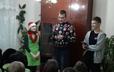 Новогодний переполох в общежитии: веселье и подарки! 