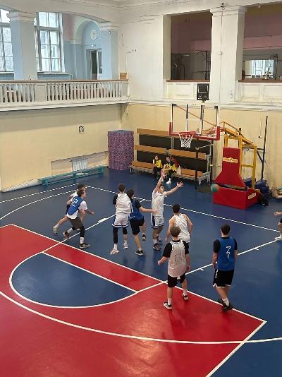 Первенство города по баскетболу среди юношей