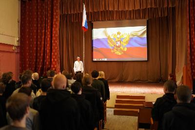 На торжественной линейке, очередной