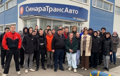 Студенты-автомеханики погрузились в мир профессионального автобизнеса