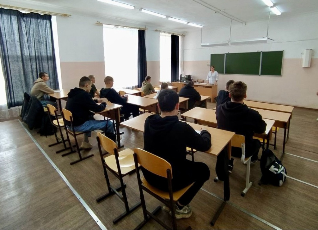eFaCUUkLfb0.jpg eFaCUUkLfb0.jpg